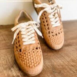 Zapatillas con detalles de crochet Oasis Society